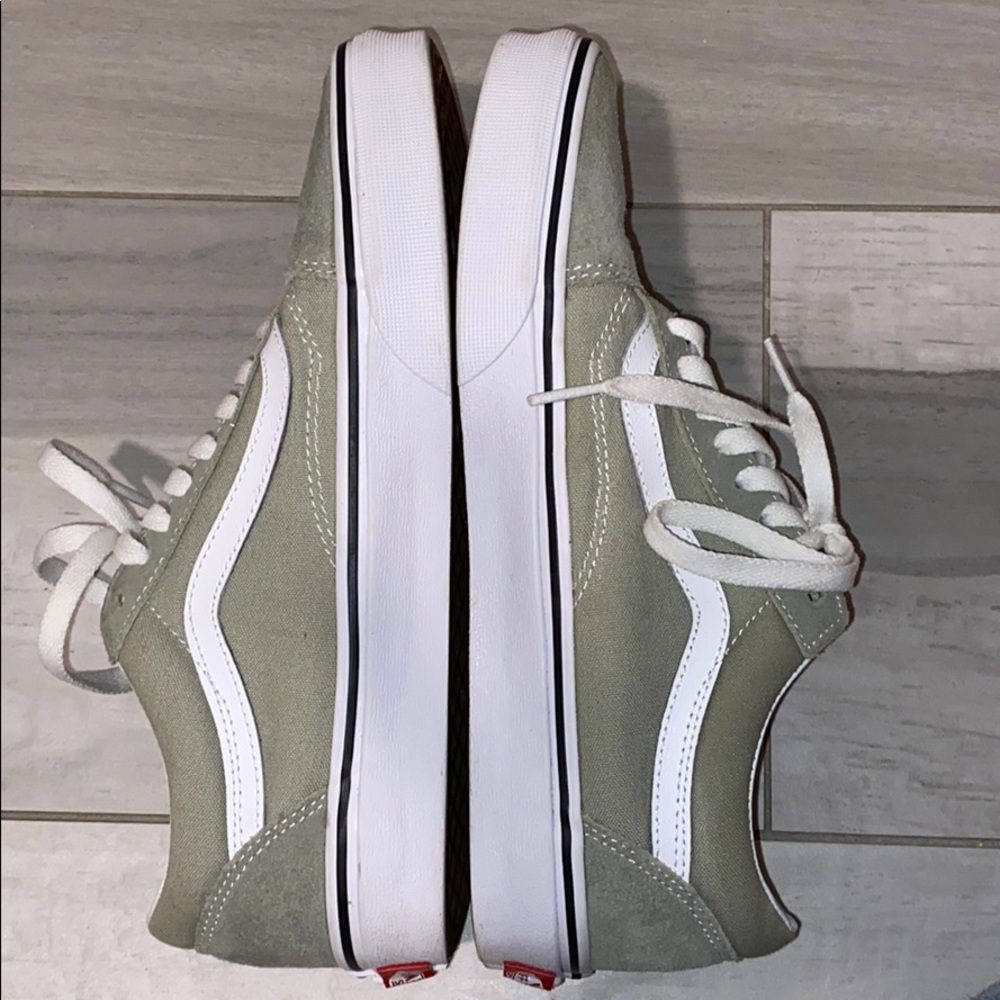 Vans - Picture 3 of 5